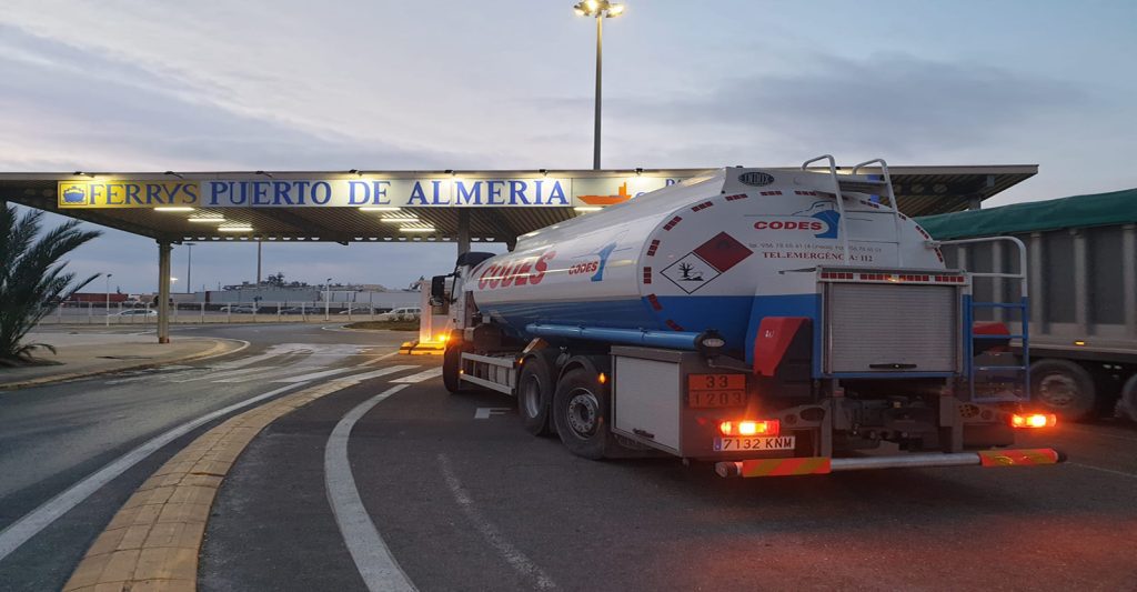 camión Volvo en Ferrys del Puerto de Almería