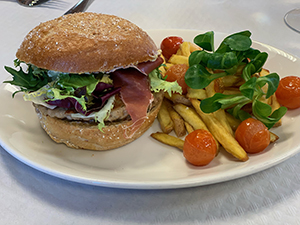 hamburguesa con patatas